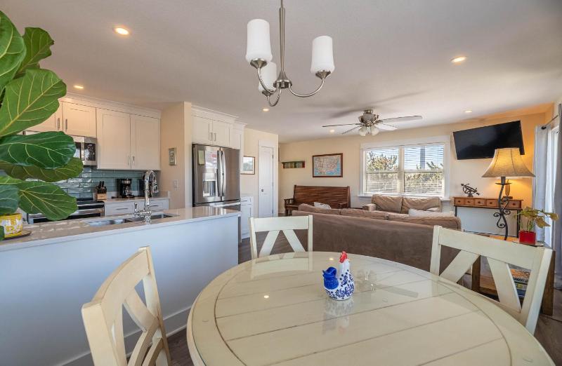 The Cottonwood - KDH MP 5 265 Yards to Beach Oceanside Year Round Flex Stays - image 4