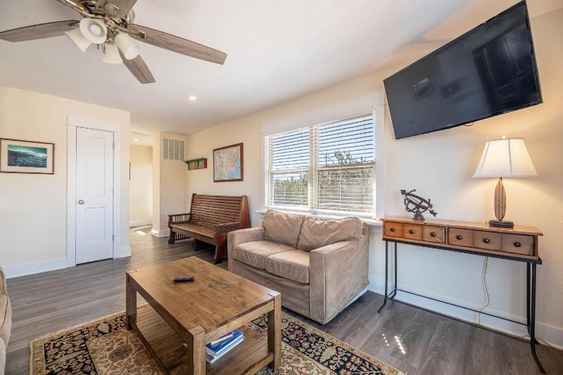 The Cottonwood - KDH MP 5 265 Yards to Beach Oceanside Year Round Flex Stays - image 9
