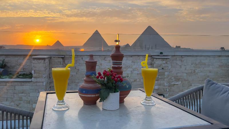 Point Pyramids View - image 4