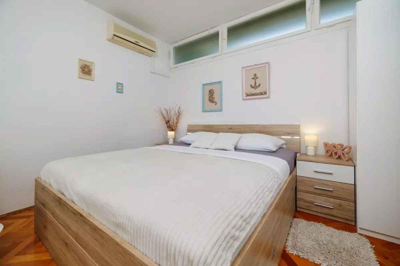 One-Bedroom Apartment in Dramalj X - image 11