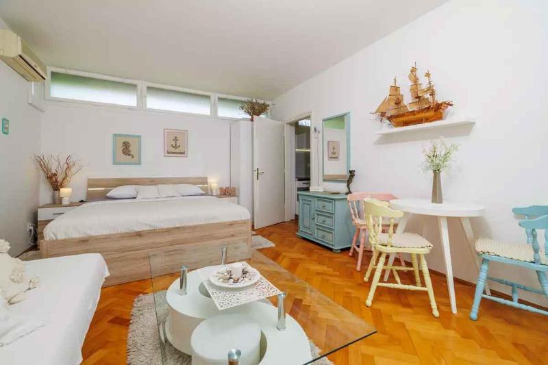 One-Bedroom Apartment in Dramalj X - image 15