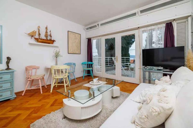 One-Bedroom Apartment in Dramalj X - image 16