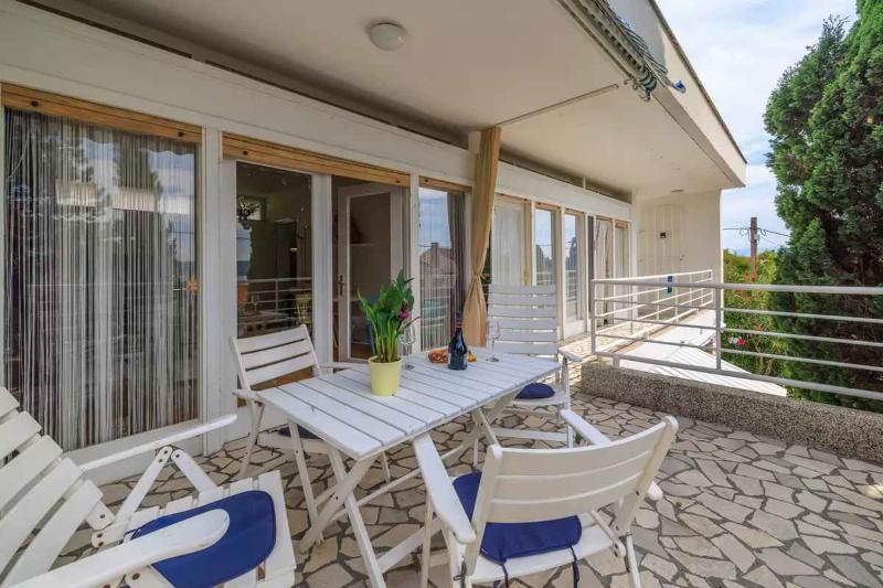 One-Bedroom Apartment in Dramalj X - image 4