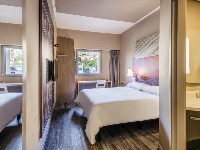 Ibis Cali Granada - image 1