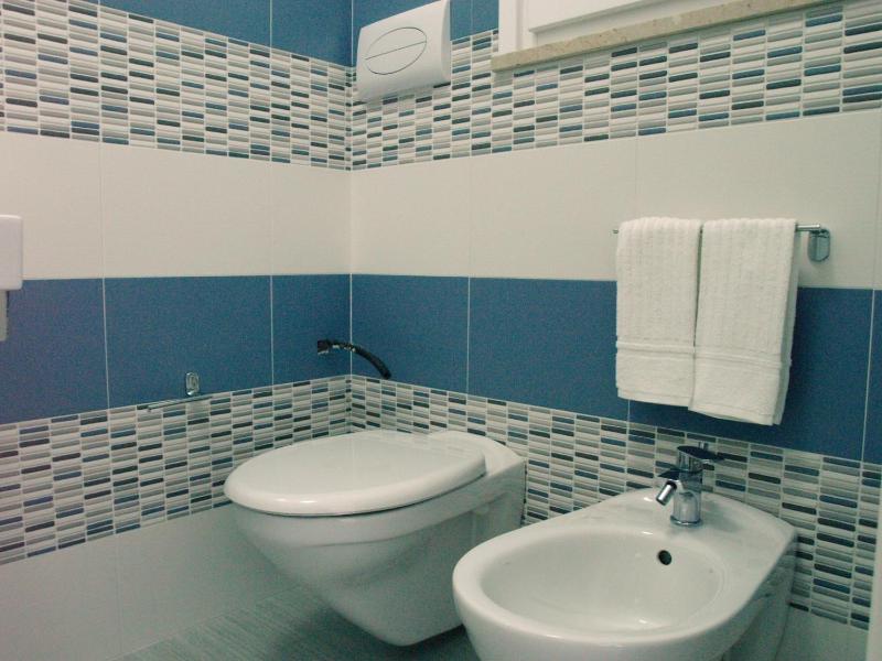 Budget Triple Room without Window image 4