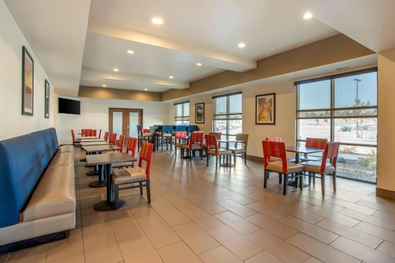 MainStay Suites Near Denver Downtown - image 3