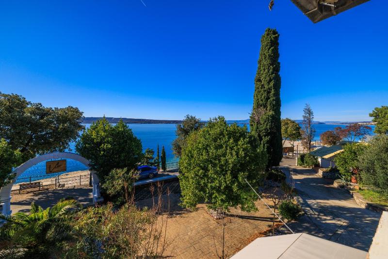 Beach Villa Selce - image 26
