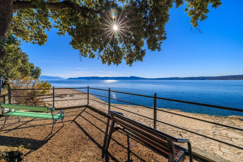 Beach Villa Selce - image 37