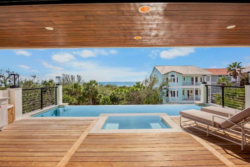 Siesta Beachfront Paradise - Infinity Pool & Spa - image 34