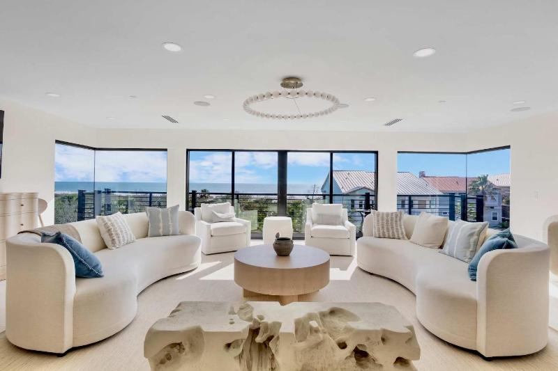 Siesta Beachfront Paradise - Infinity Pool & Spa - image 27