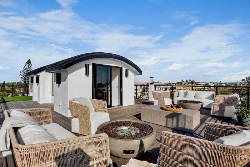 Siesta Beachfront Paradise - Infinity Pool & Spa - image 26