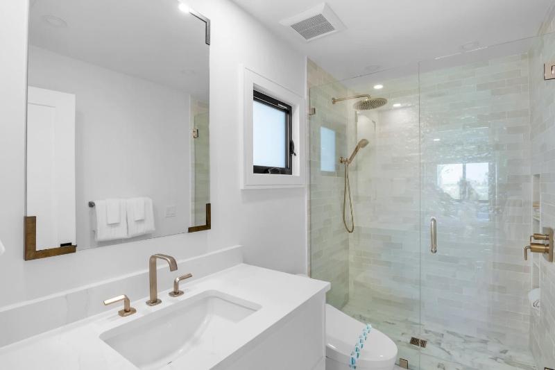 Siesta Beachfront Paradise - Infinity Pool & Spa - image 30