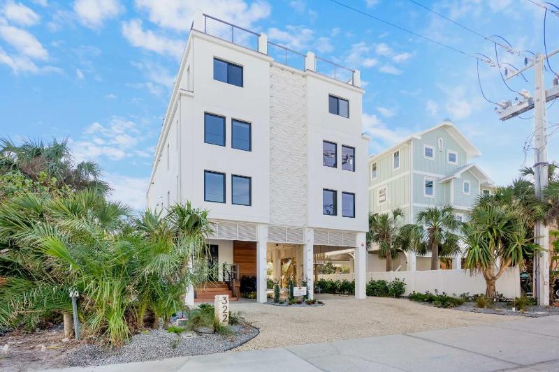 Siesta Beachfront Paradise - Infinity Pool & Spa - image 18