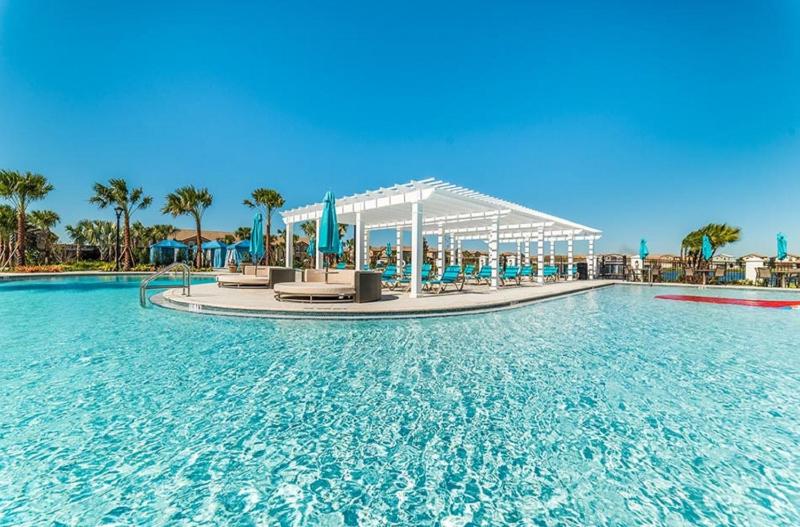 Luxury Orlando Retreat Just 6 Miles from Disney - image 9