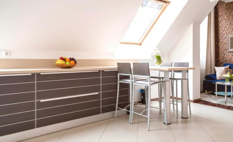 Velvet Sky Residence - InnerTown & Garage - image 6