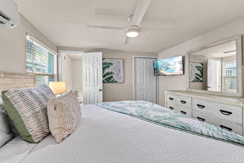 The Hummingbird - image 11