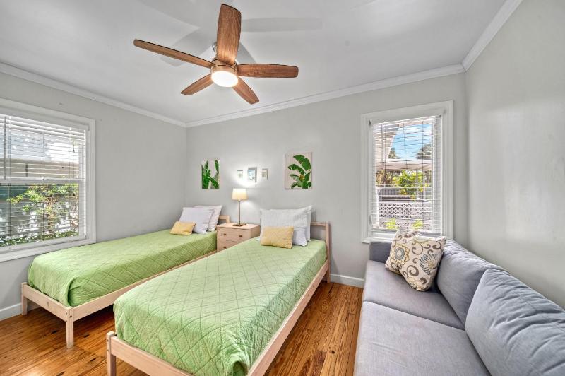 Tropical Retreat - image 12
