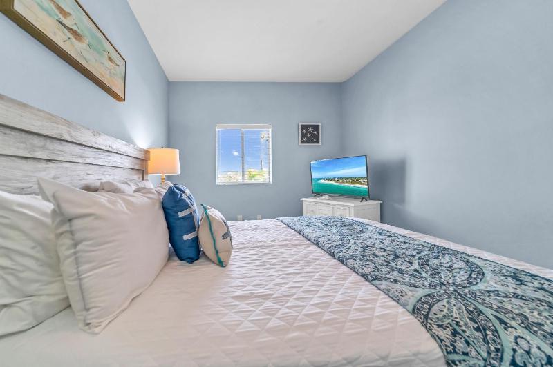 Beachside Haven - 650C - image 45