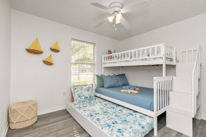 Holley House 4 Beds Foosball & Near the Beach - image 15