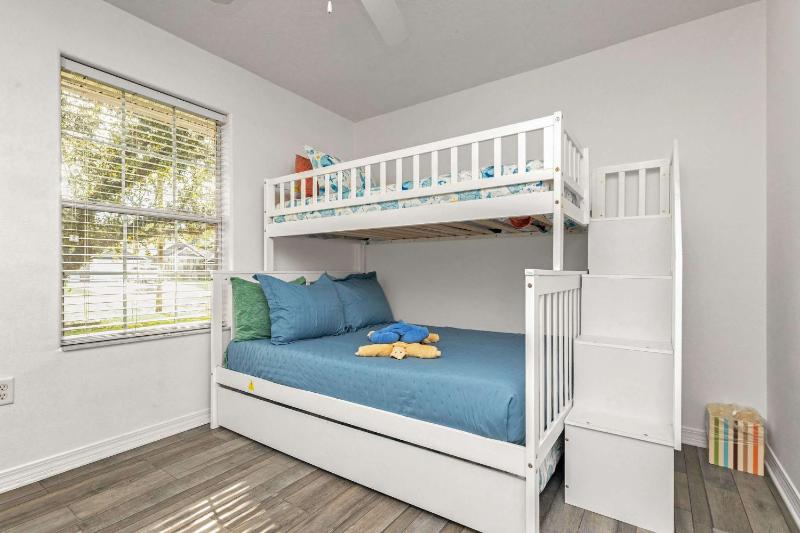 Holley House 4 Beds Foosball & Near the Beach - image 16