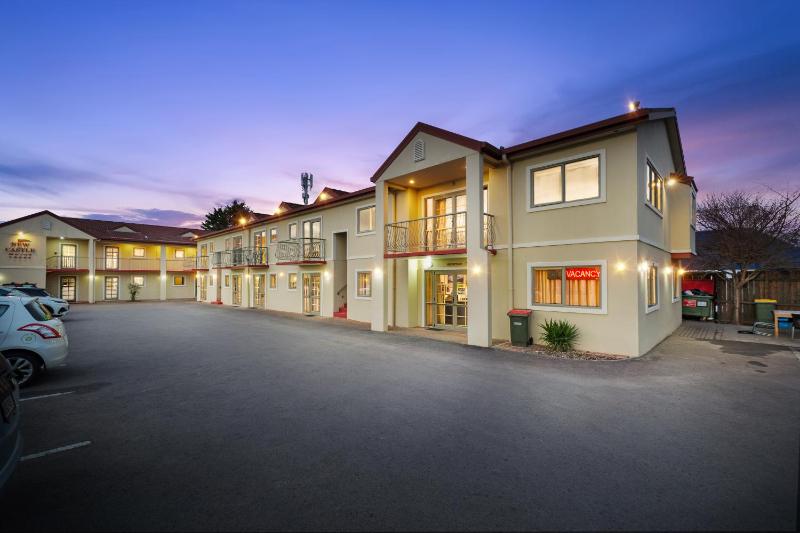 New Castle Motor Lodge - image 4