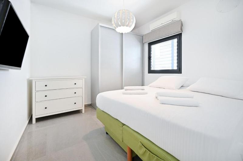 Modern Beachfront Haven 3BR by HolyGuest - image 5