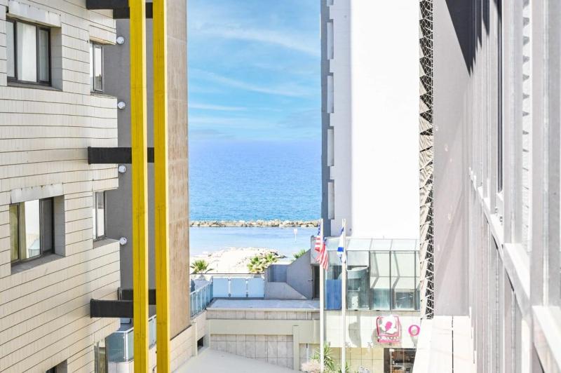 Modern Beachfront Haven 3BR by HolyGuest - image 14