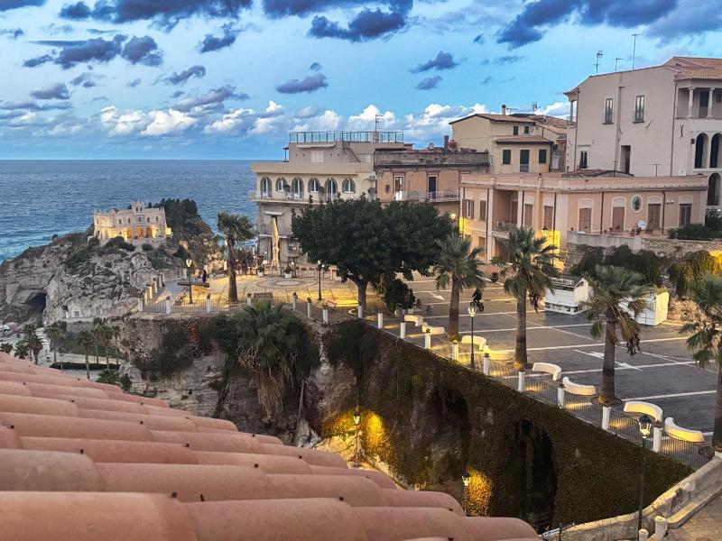 B&B Island Tropea -Sea View Rooms & Suites- - image 48