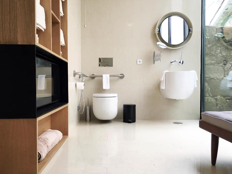 Deluxe Double or Twin Room with Garden View image 3