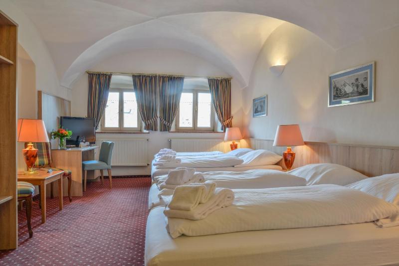 Quadruple Room image 4