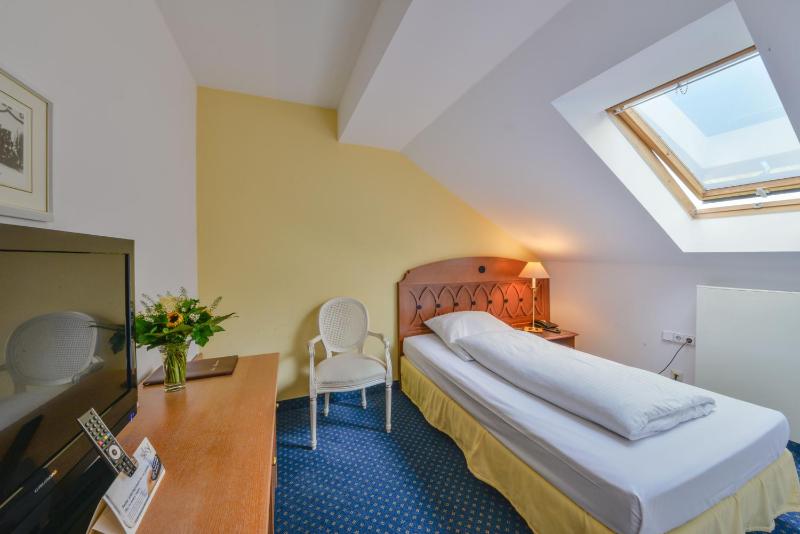 Single Room image 2