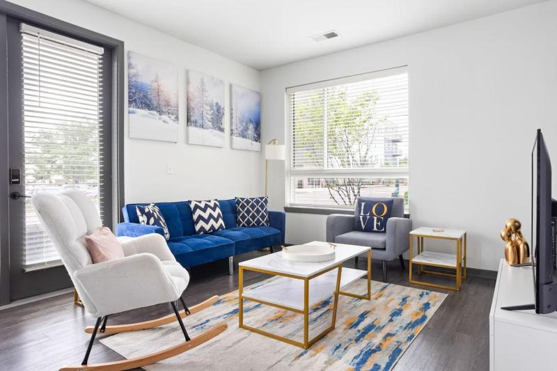 Bright & Cozy 2BR Retreat w Parking Broad Ripple - image 1