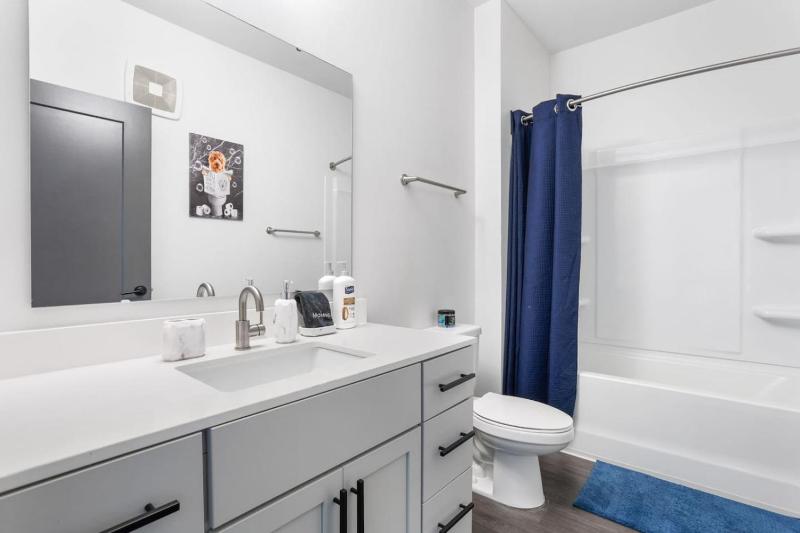 Bright & Cozy 2BR Retreat w Parking Broad Ripple - image 29