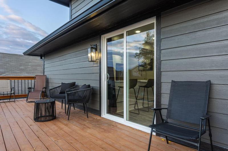 Chic Boho Retreat Near Downtown - image 35