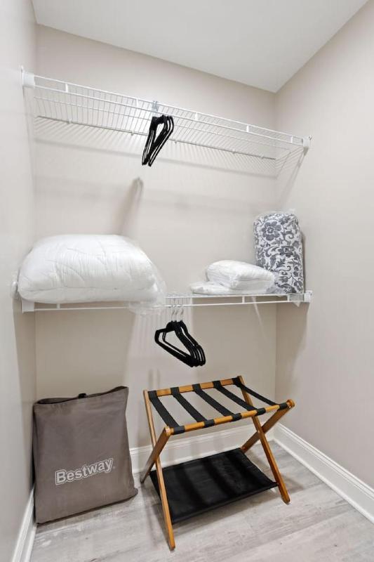 Chic Boho Retreat Near Downtown - image 19
