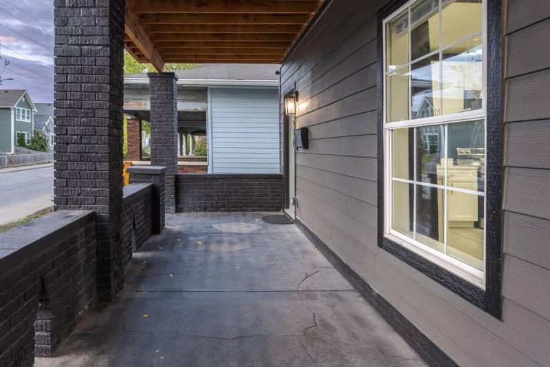 Chic Boho Retreat Near Downtown - image 21