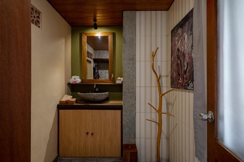 Togog Polos Ubud House - image 4