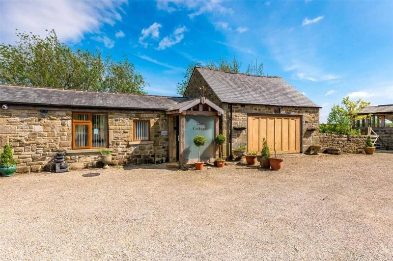 Country cottage hot tub with gazebo peaceful - image 33