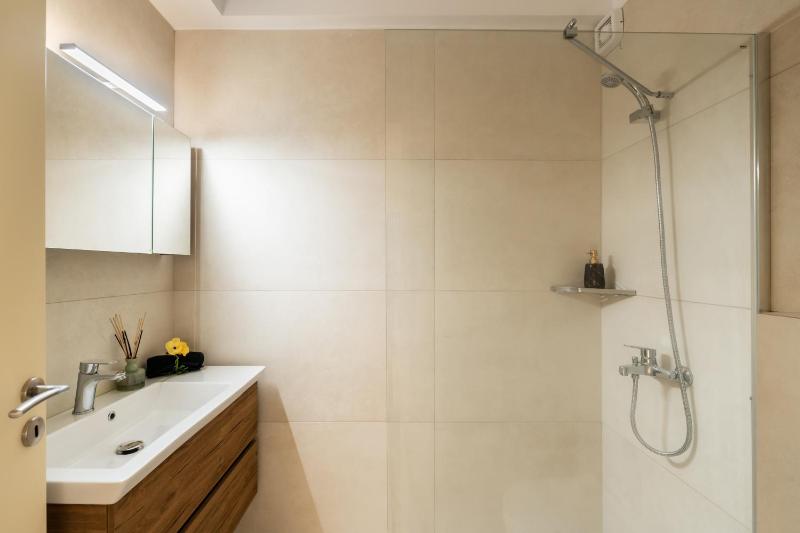 Mia Homes - Acropolis II - image 2