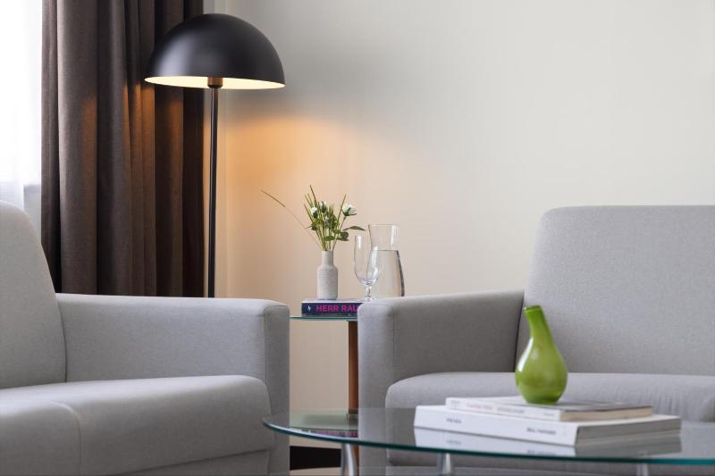 Hilton Dusseldorf - image 14