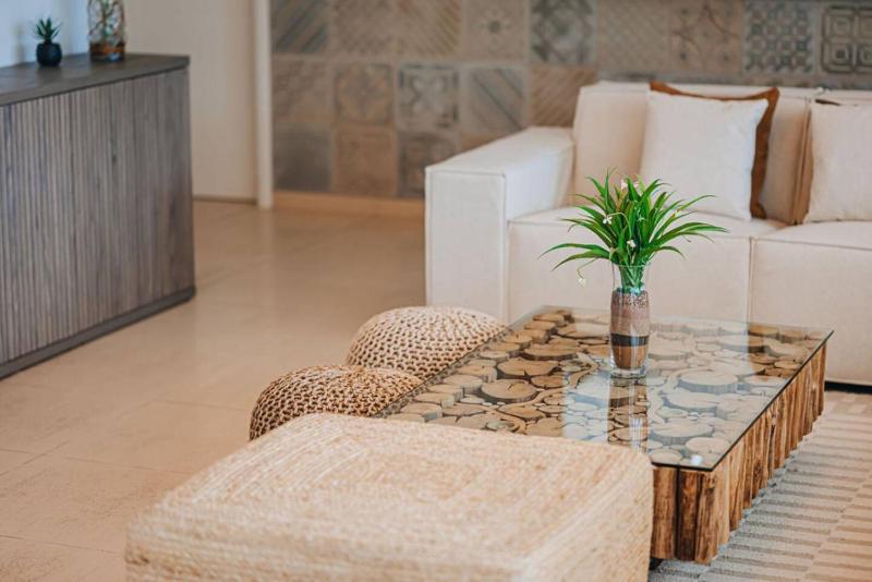 2-min to Beach Spacious and Modern brand new - image 11