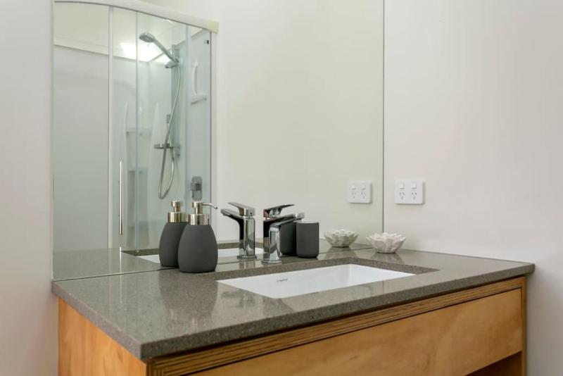 Adorable One Bedroom - Idyllic Romantic Getaway in great location - image 19