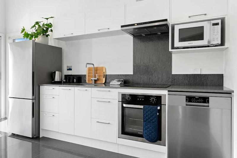 Adorable One Bedroom - Idyllic Romantic Getaway in great location - image 30