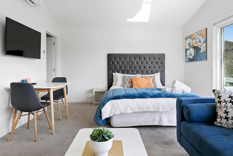 Adorable One Bedroom - Idyllic Romantic Getaway in great location - image 22