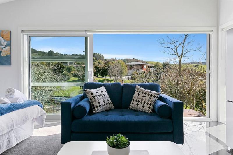 Adorable One Bedroom - Idyllic Romantic Getaway in great location - image 29
