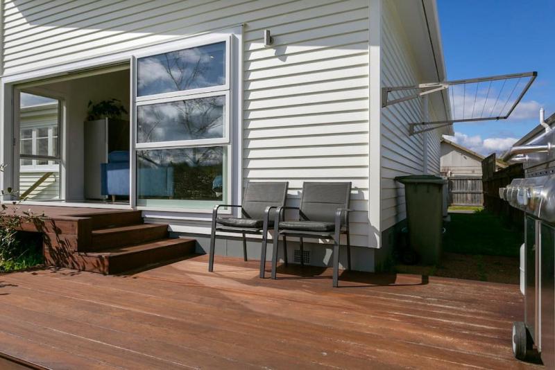 Adorable One Bedroom - Idyllic Romantic Getaway in great location - image 21