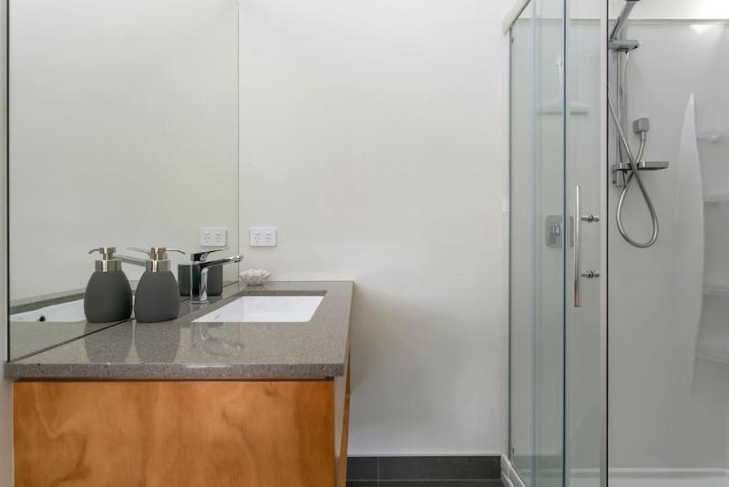 Adorable One Bedroom - Idyllic Romantic Getaway in great location - image 4