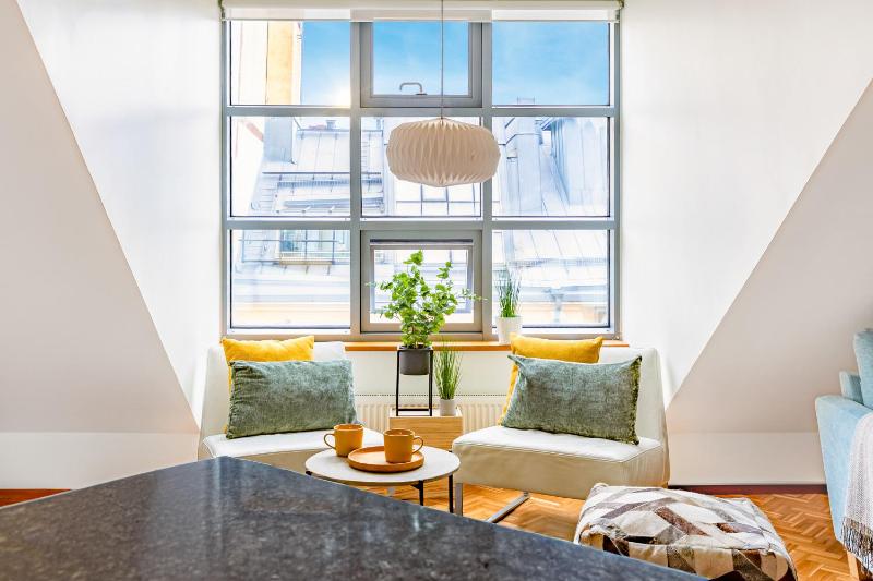 Scandi City Loft Jacuzzi Balcony AirCon - image 1