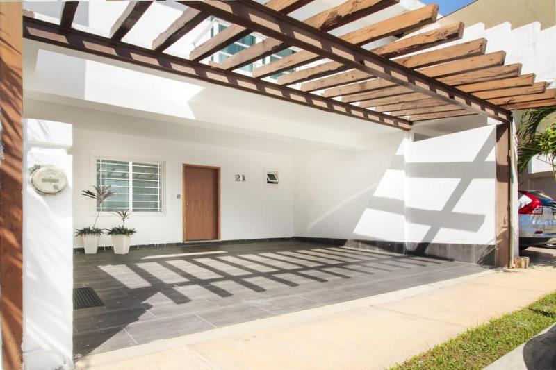 Family House with Pool in Playa del Carmen - image 31
