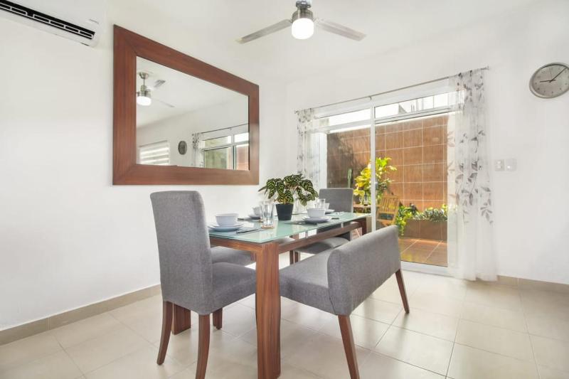Family House with Pool in Playa del Carmen - image 12